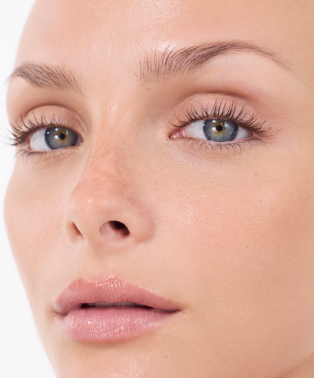 🔥 Curved Lash Lift Mascara – Lengthening, Volumizing & Clump-Free